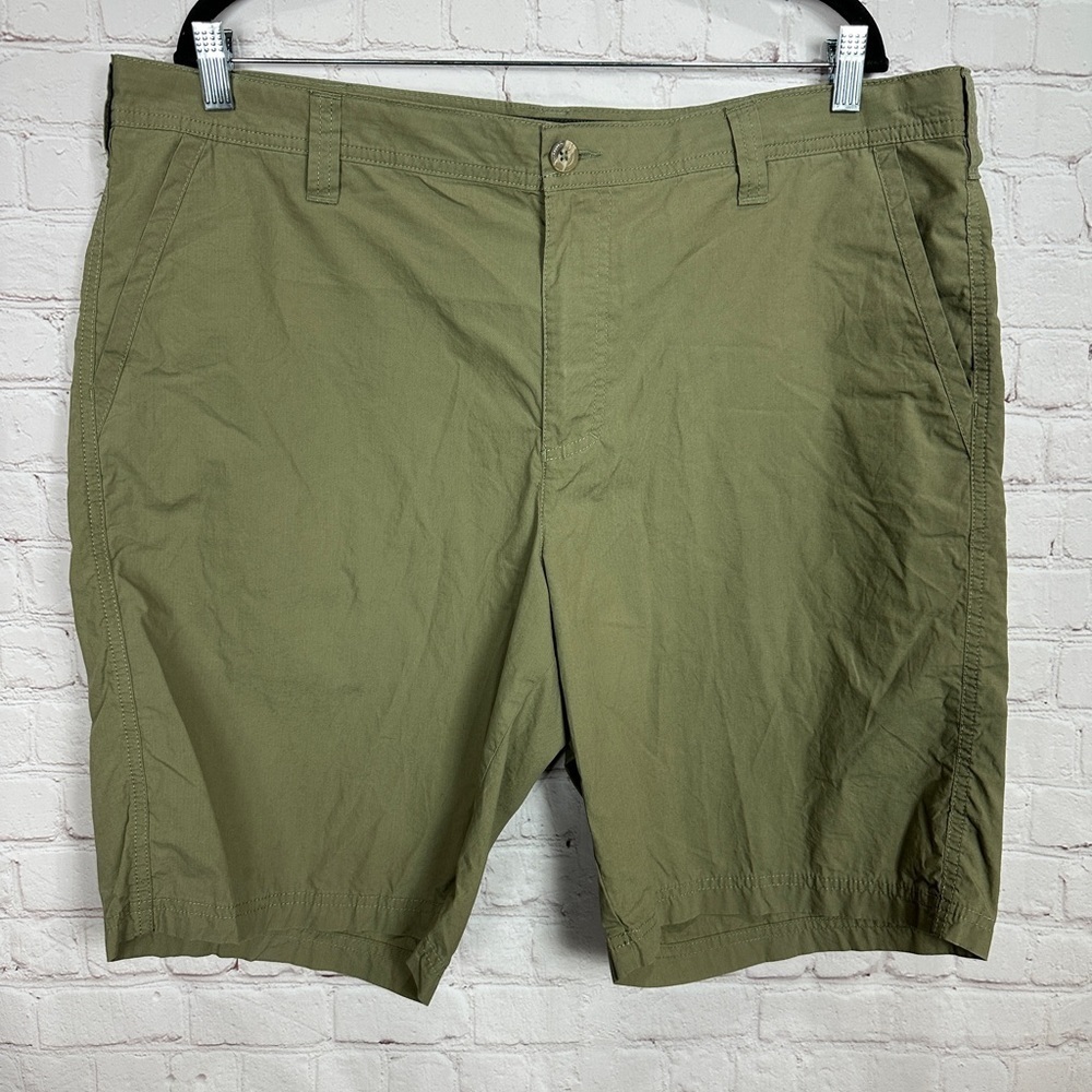 Columbia Cotton Hiking Fishing Outdoor‎ Casual 10" chino shorts, sz 40, GUC